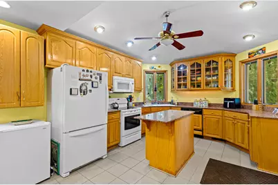 2141 S 105th St, West Allis, WI 53227 - Photo 9