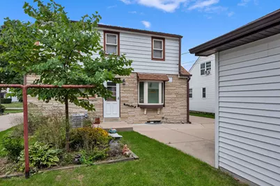 2923 E Cudahy Ave, Saint Francis, WI 53235 - Photo 17