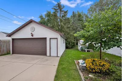 2923 E Cudahy Ave, Saint Francis, WI 53235 - Photo 21