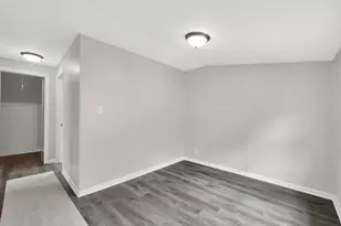 2923 E Cudahy Ave, Saint Francis, WI 53235 - Photo 11