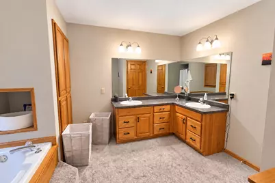 11920 W Whitaker Ln, Greenfield, WI 53228 - Photo 29