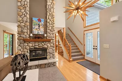 11920 W Whitaker Ln, Greenfield, WI 53228 - Photo 7
