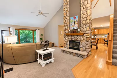11920 W Whitaker Ln, Greenfield, WI 53228 - Photo 9