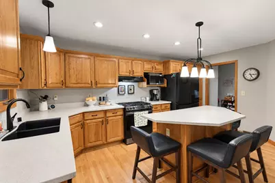 11920 W Whitaker Ln, Greenfield, WI 53228 - Photo 15