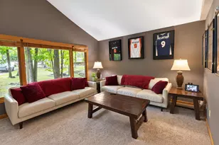 11920 W Whitaker Ave, Greenfield, WI 53228 - Photo 19