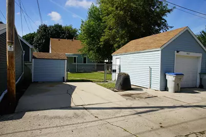4112 S 2nd St, Milwaukee, WI 53207 - Photo 9