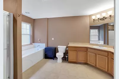 586  Grandview Ct #B, Pewaukee, WI 53072 - Photo 17