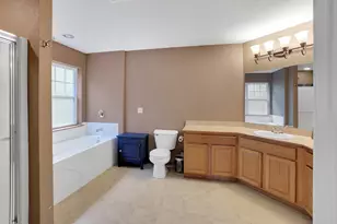 586 Grandview Ct, Pewaukee, WI 53072 - Photo 17