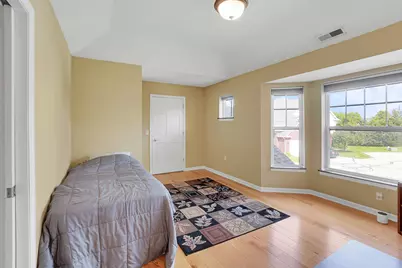 586  Grandview Ct #B, Pewaukee, WI 53072 - Photo 19