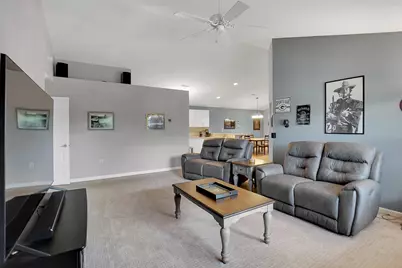 586  Grandview Ct #B, Pewaukee, WI 53072 - Photo 13