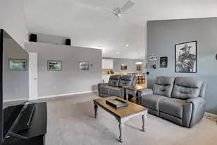 586 Grandview Ct, Pewaukee, WI 53072 - Photo 13