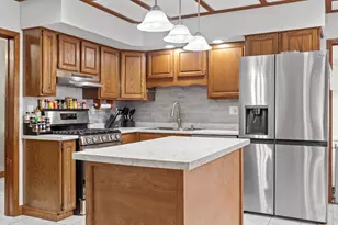 1322 Charles St, La Crosse, WI 54603 - Photo 9