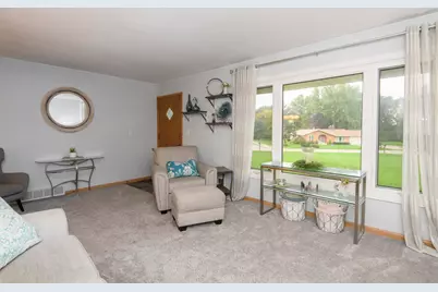 18550  Brookridge Dr, Brookfield, WI 53045 - Photo 5