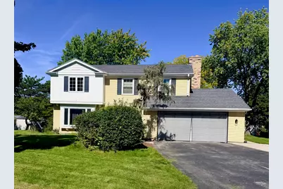 N104W16800  Thorn Apple Row, Germantown, WI 53022 - Photo 1