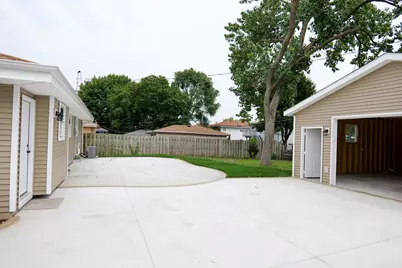 4621  39th Ave, Kenosha, WI 53144 - Photo 5