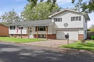 303 Lier St, Coon Valley, WI 54623 - Photo 3