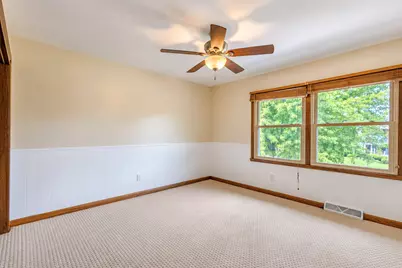 6634  Riverdale Ln, Greendale, WI 53129 - Photo 9