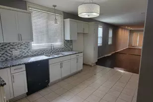 2880 N 52nd St, Milwaukee, WI 53210 - Photo 5