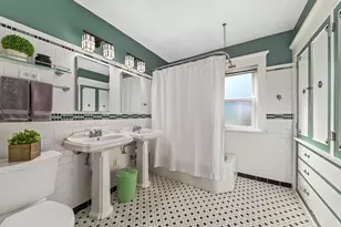7441 Lincoln Pl, Wauwatosa, WI 53213 - Photo 23