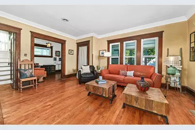 7441  Lincoln Pl, Wauwatosa, WI 53213 - Photo 5
