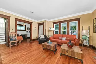 7441 Lincoln Pl, Wauwatosa, WI 53213 - Photo 5