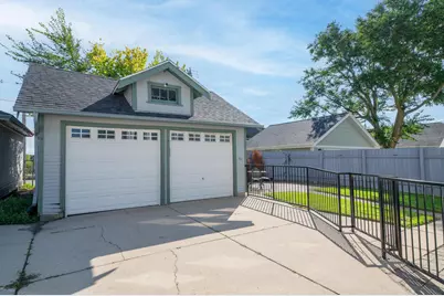 7441  Lincoln Pl, Wauwatosa, WI 53213 - Photo 29