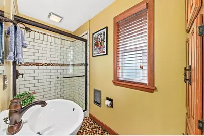 7441  Lincoln Pl, Wauwatosa, WI 53213 - Photo 17