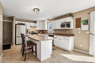 1147 Dresser Ave, Waukesha, WI 53188 - Photo 17