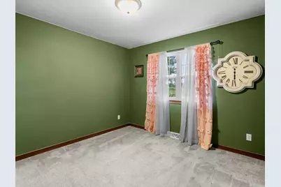 3318  Cimarron Ct, Manitowoc, WI 54220 - Photo 19