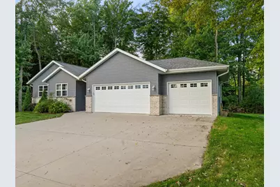 3318  Cimarron Ct, Manitowoc, WI 54220 - Photo 3
