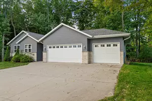 3318 Cimarron Ct, Manitowoc, WI 54220 - Photo 3
