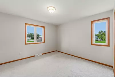 406  Keno Cir, Horicon, WI 53032 - Photo 13