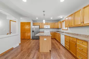 406 Keno Cir, Horicon, WI 53032 - Photo 5