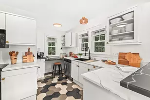 1946 Ludington Ave, Wauwatosa, WI 53226 - Photo 9