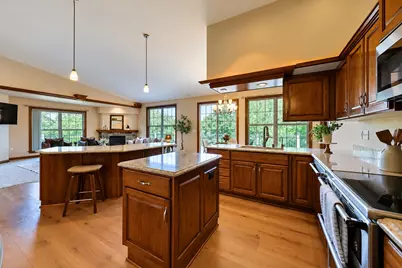 211  Kummrow Ct, Wales, WI 53183 - Photo 19