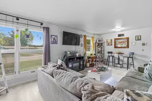 235 Marguerite Ct, Mayville, WI 53050 - Photo 9