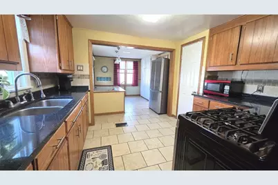 524 S Fourth St, Delavan, WI 53115 - Photo 9