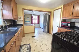 524 S 4th St, Delavan, WI 53115 - Photo 9