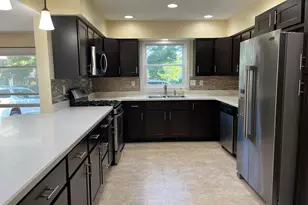 725 S Silverbrook Dr, West Bend, WI 53095 - Photo 7