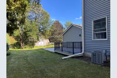 725 S Silverbrook Dr, West Bend, WI 53095 - Photo 5