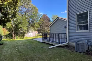 725 S Silverbrook Dr, West Bend, WI 53095 - Photo 5