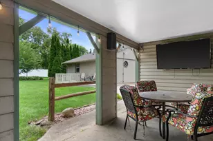 6536 W Burdick Ave, Milwaukee, WI 53219 - Photo 3
