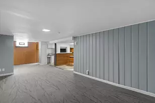 6536 W Burdick Ave, Milwaukee, WI 53219 - Photo 21