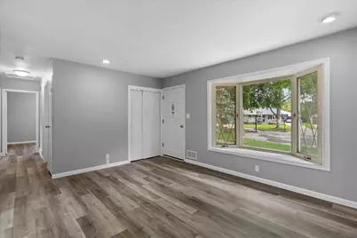 6536 W Burdick Ave, Milwaukee, WI 53219 - Photo 11