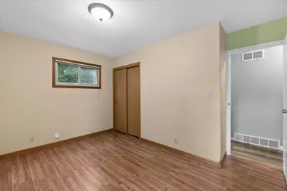6536 W Burdick Ave, Milwaukee, WI 53219 - Photo 17