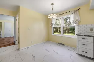 11145 N Riverland Ct, Mequon, WI 53092 - Photo 7