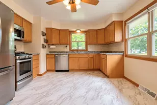 8401 S 36th St, Franklin, WI 53132 - Photo 5