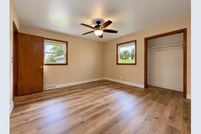 8401 S 36th St, Franklin, WI 53132 - Photo 23