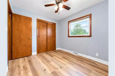 8401 S 36th St, Franklin, WI 53132 - Photo 15