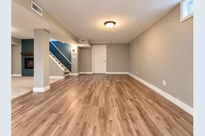8401 S 36th St, Franklin, WI 53132 - Photo 29